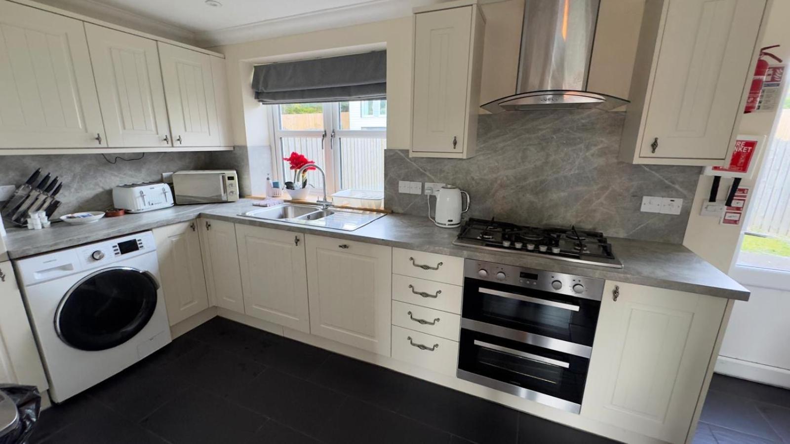 The Waverley Inn Holiday Homes Inverness Extérieur photo